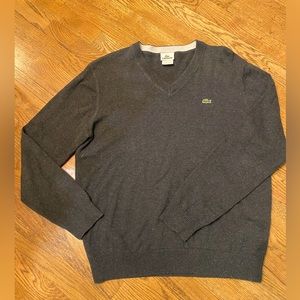 Lacoste gray cotton men’s sweater. Size 5. Equivalent to medium/large.